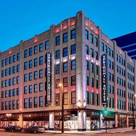 Springhill Suites By Marriott Milwaukee Downtown Exterior photo